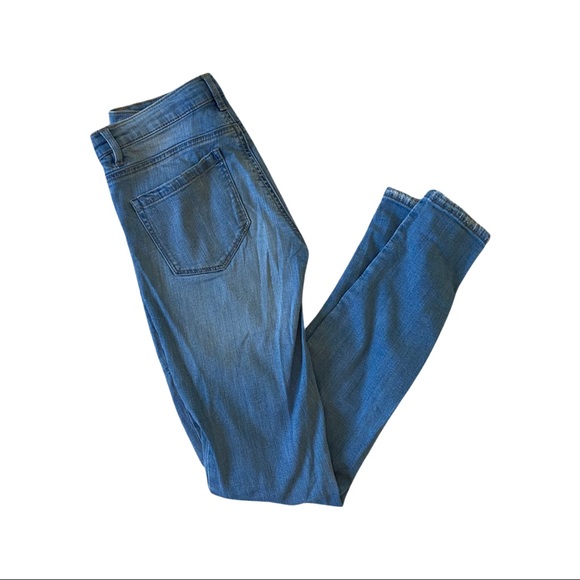 Casual// Kate Jean - Picture 6 of 7